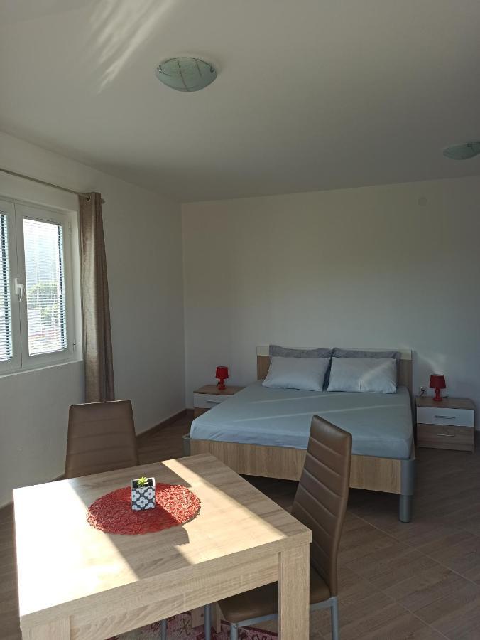 Lastva Holliday Rooms Budva Eksteriør billede