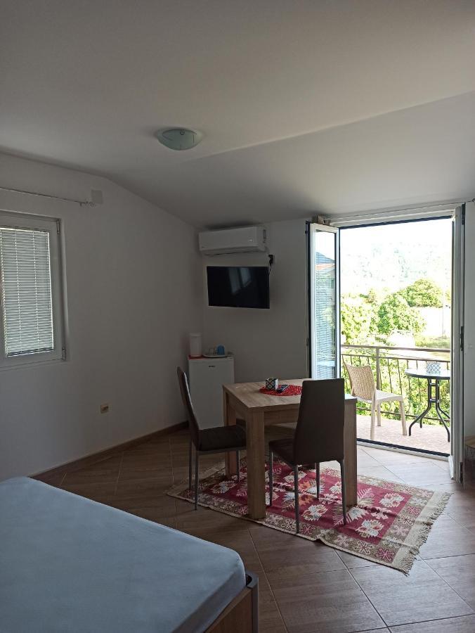 Lastva Holliday Rooms Budva Eksteriør billede